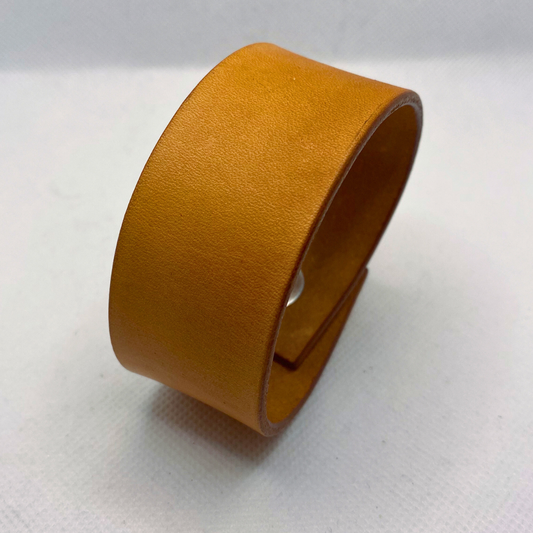 Smooth Light Leather Single Clasp Cuff